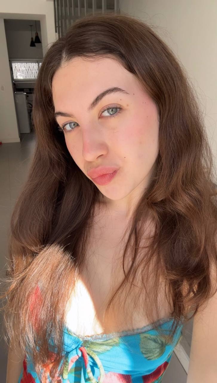 Nude girl Amber in Londrina