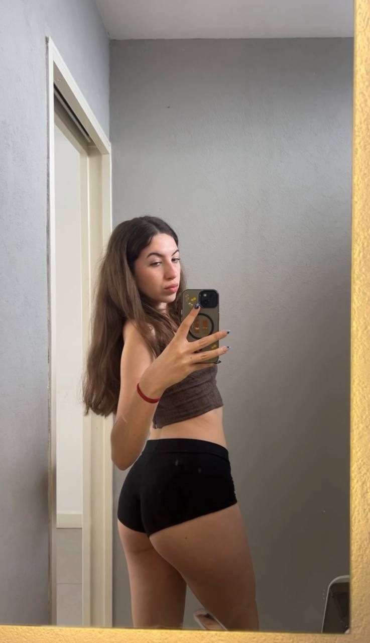 Amber in her underwear in Londrina