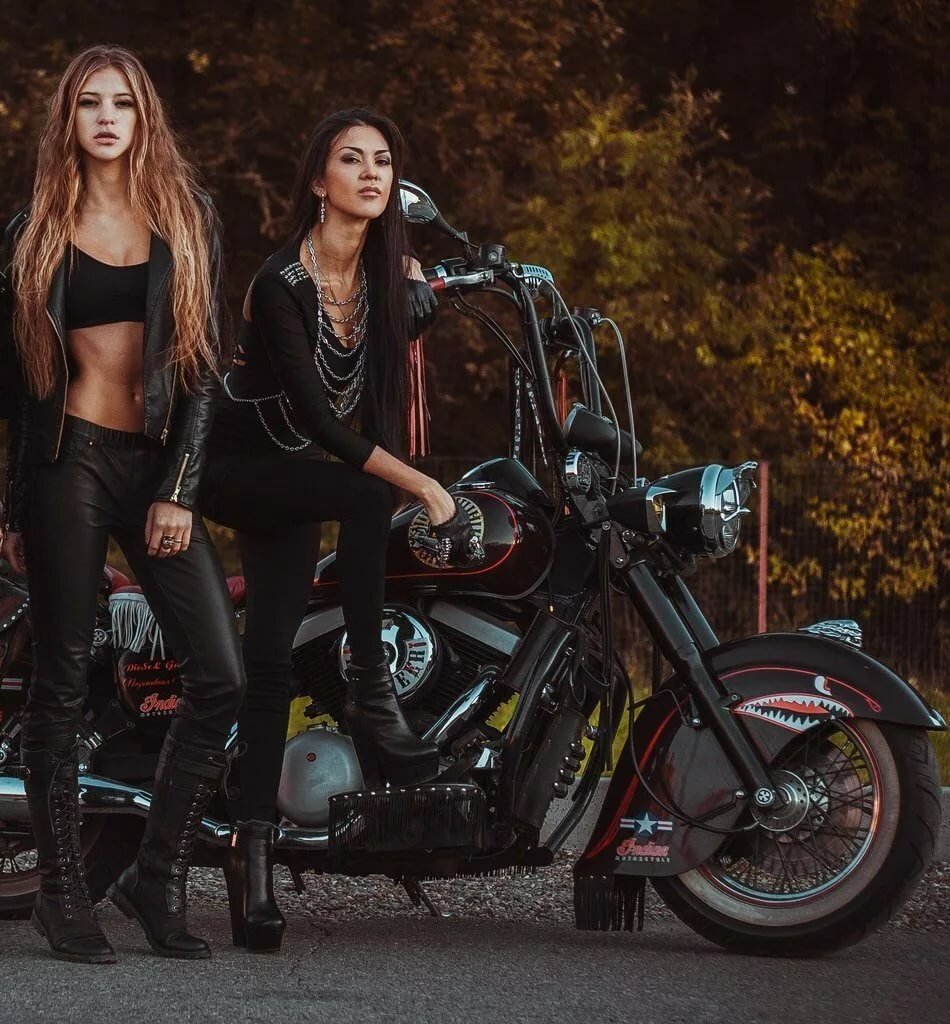 Beautiful girls and bikes in Londrina