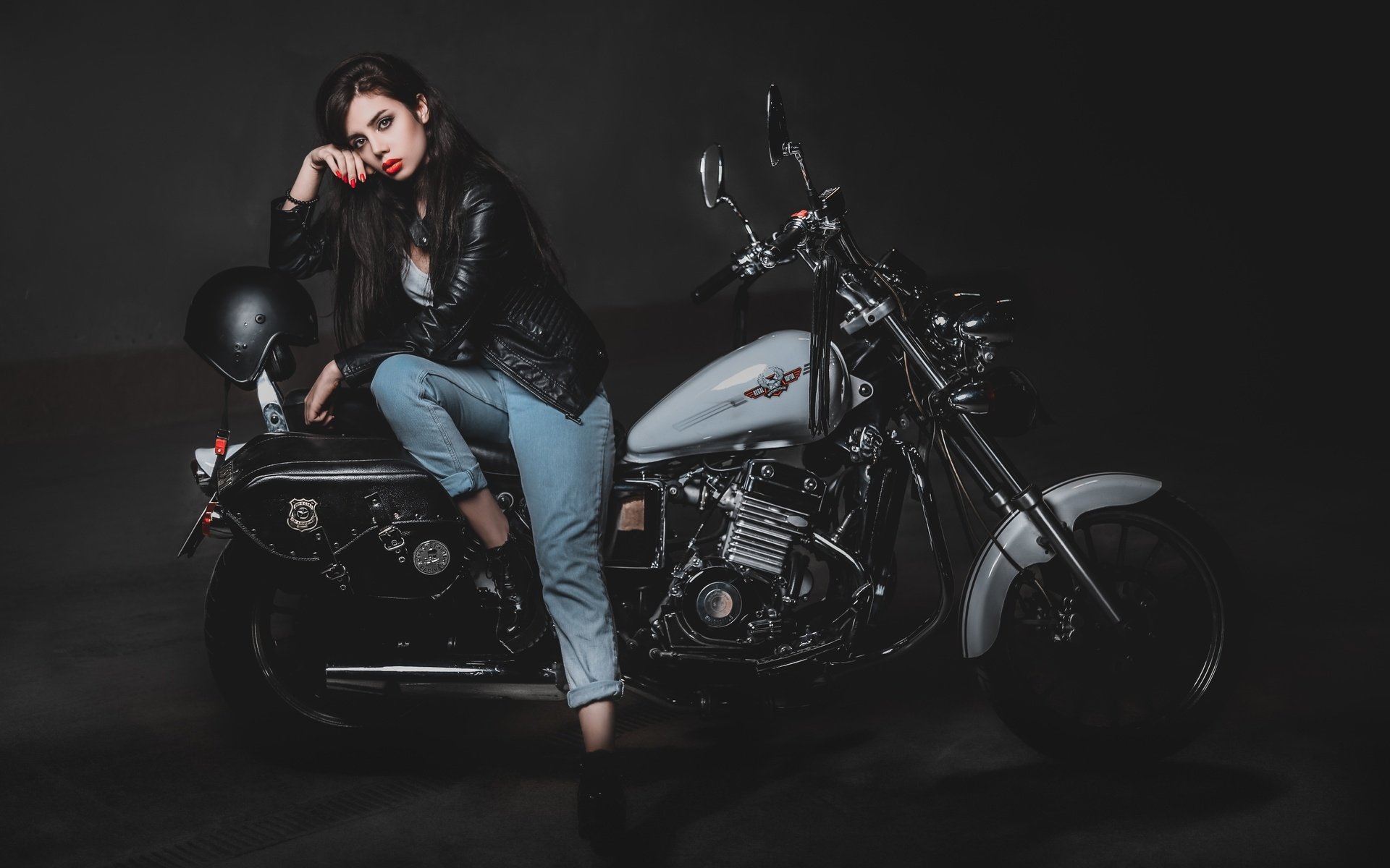 Biker girls: style and drive in Londrina