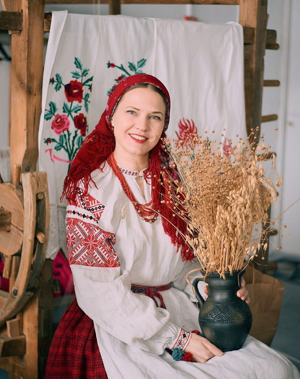 Women in Slavic costumes in Londrina