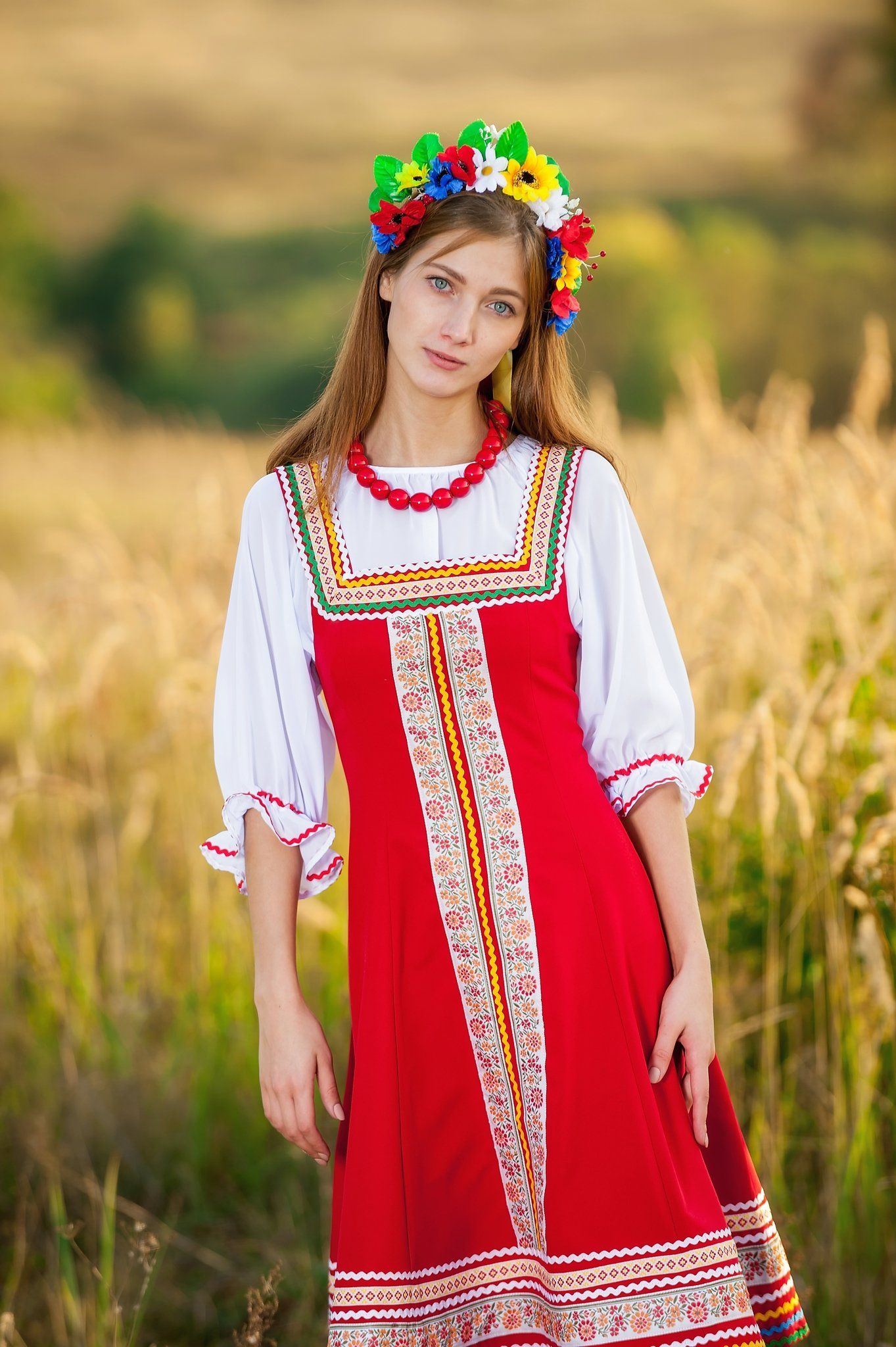 Women in Slavic costumes in Londrina