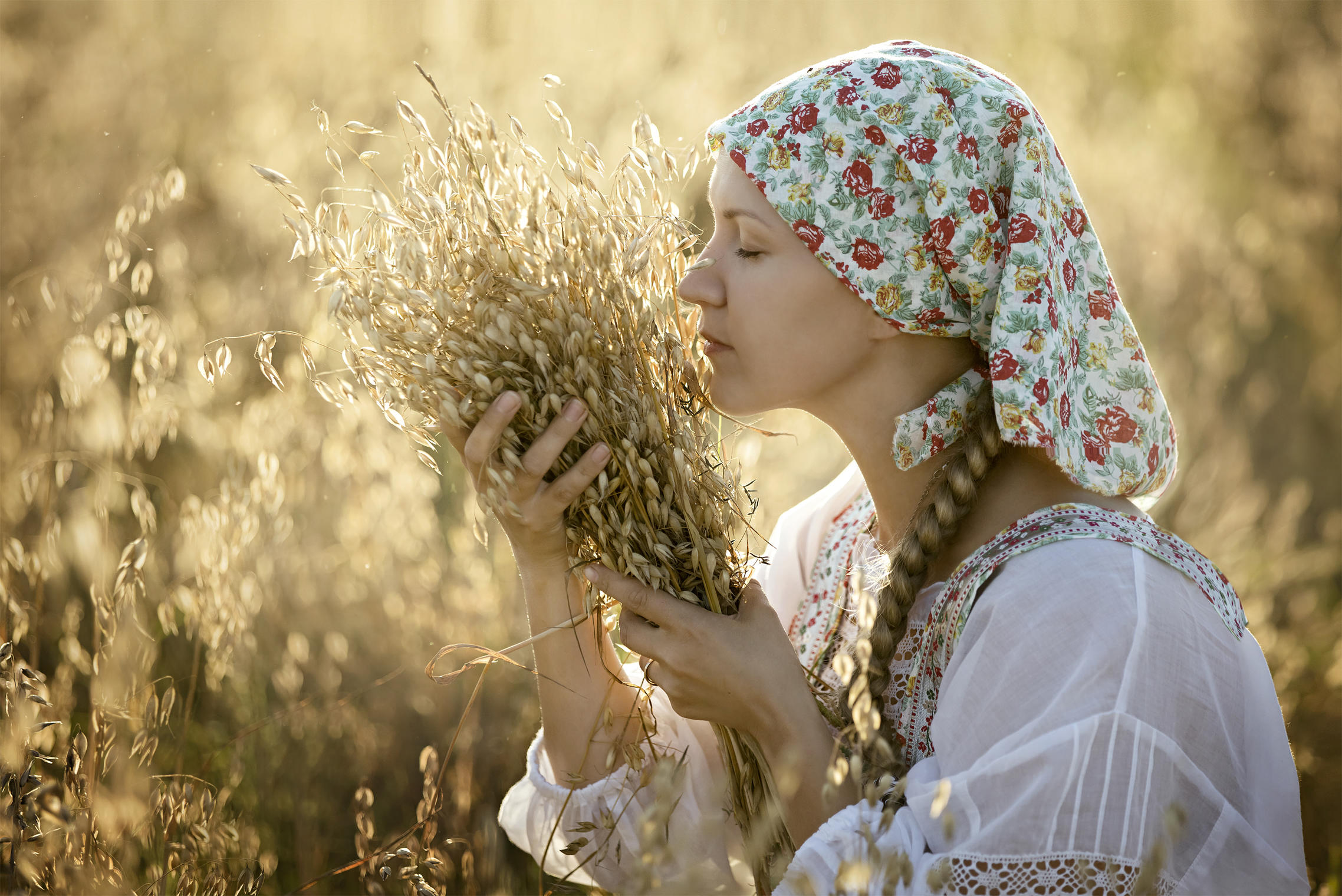 Photo Women in Slavic costumes in Londrina