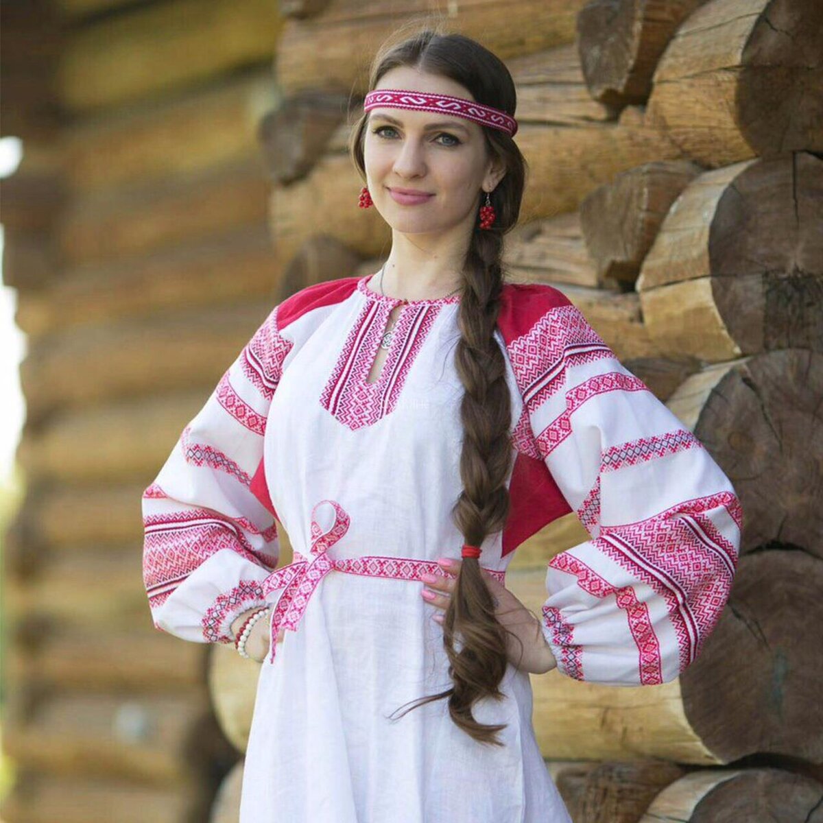 Girls in Slavic costumes in Londrina
