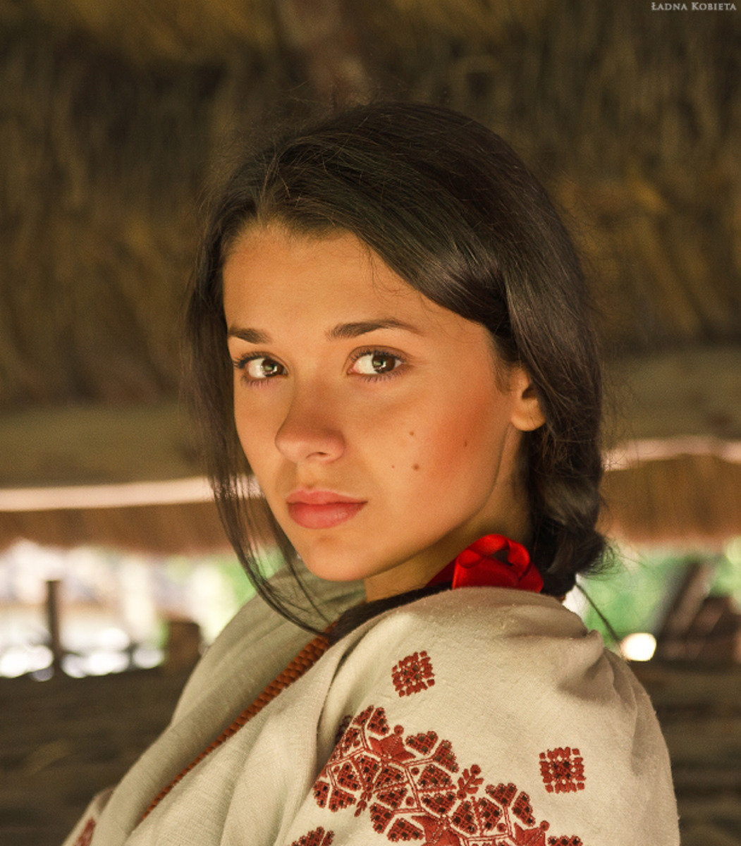 Girls in Slavic costumes in Londrina